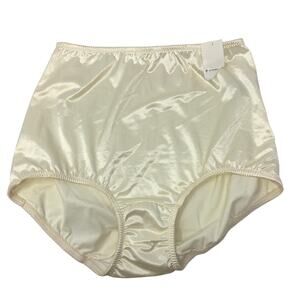 VTG Gelmart Nylon Classic High Waisted Brief Panties Cream Sz M